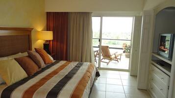 Luxury Suite, 2 Bedrooms, Accessible, Bay View | 2 bedrooms, premium bedding, iron/ironing board, free cots/infant beds