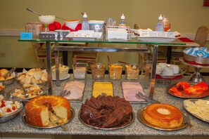 Petit déjeuner buffet compris tous les jours