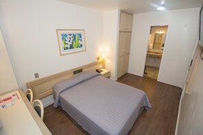 Minibar, bureau, rideaux occultants, chambres insonorisées
