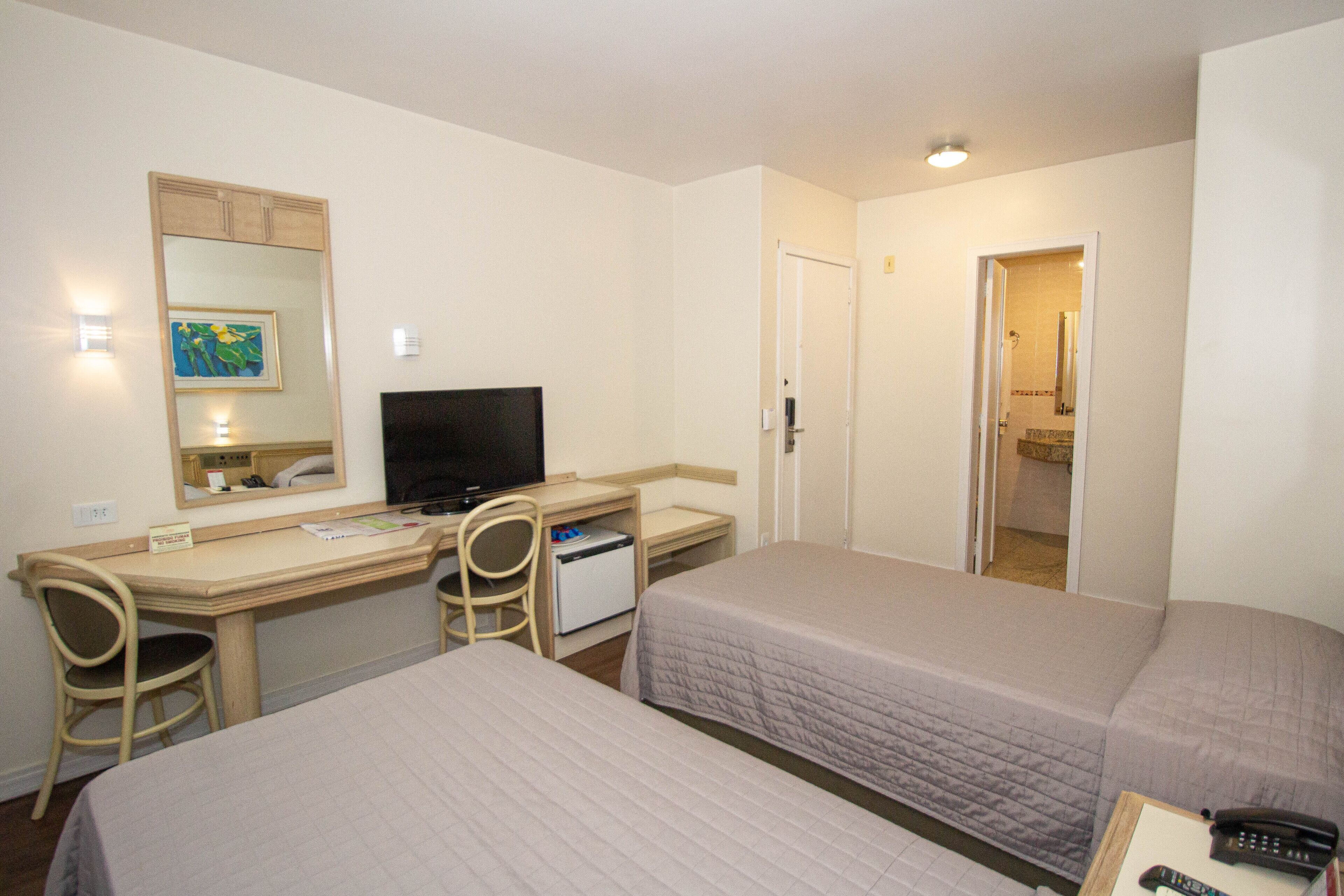 apartamento luxo twin | 1 bedroom, minibar, desk, blackout curtains