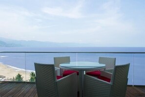 Luxury Condo, 2 Bedrooms, Accessible, Ocean View | Balcony