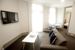 Superior Suite, Beach View | Living room | Flat-screen TV - Hotel Bondi (Bondi Beach)