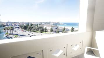 Standard Queen Room with Private Balcony Ocean Views | Balcony