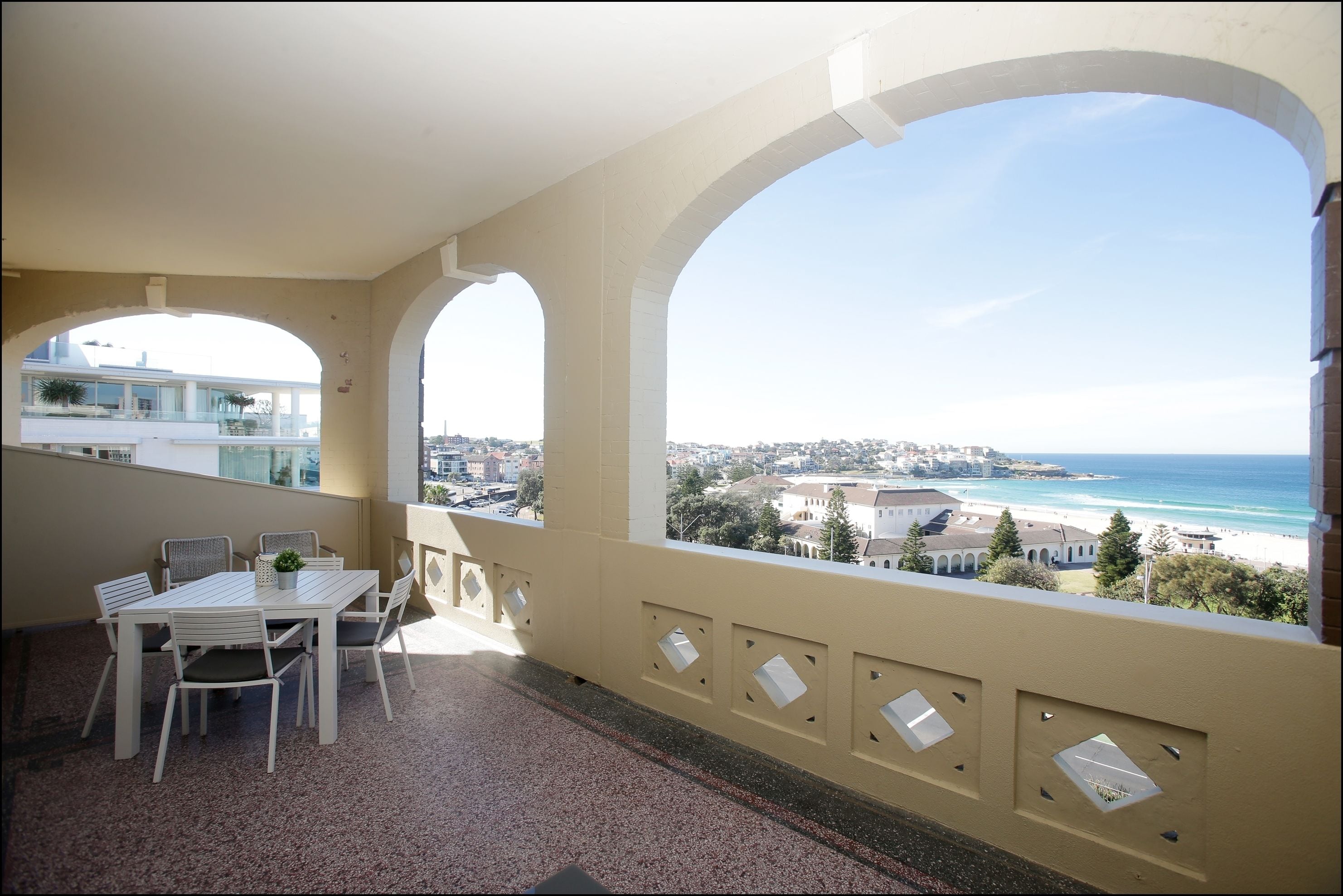junior suite with panoramic beach views  | balcony