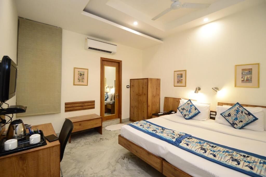 1 bedroom, premium bedding, desk, iron/ironing board