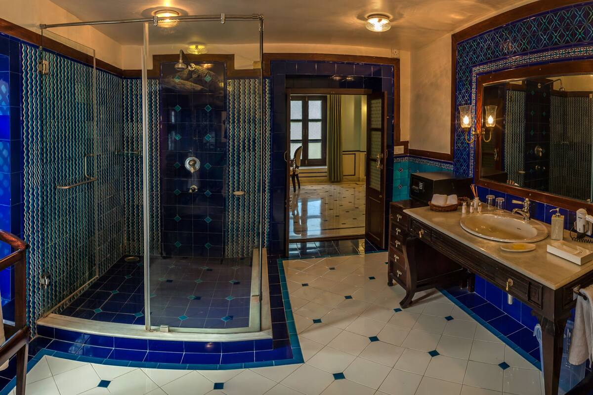 premium suite, 1 double bed | bathroom | shower, free toiletries, hair dryer, bathrobes