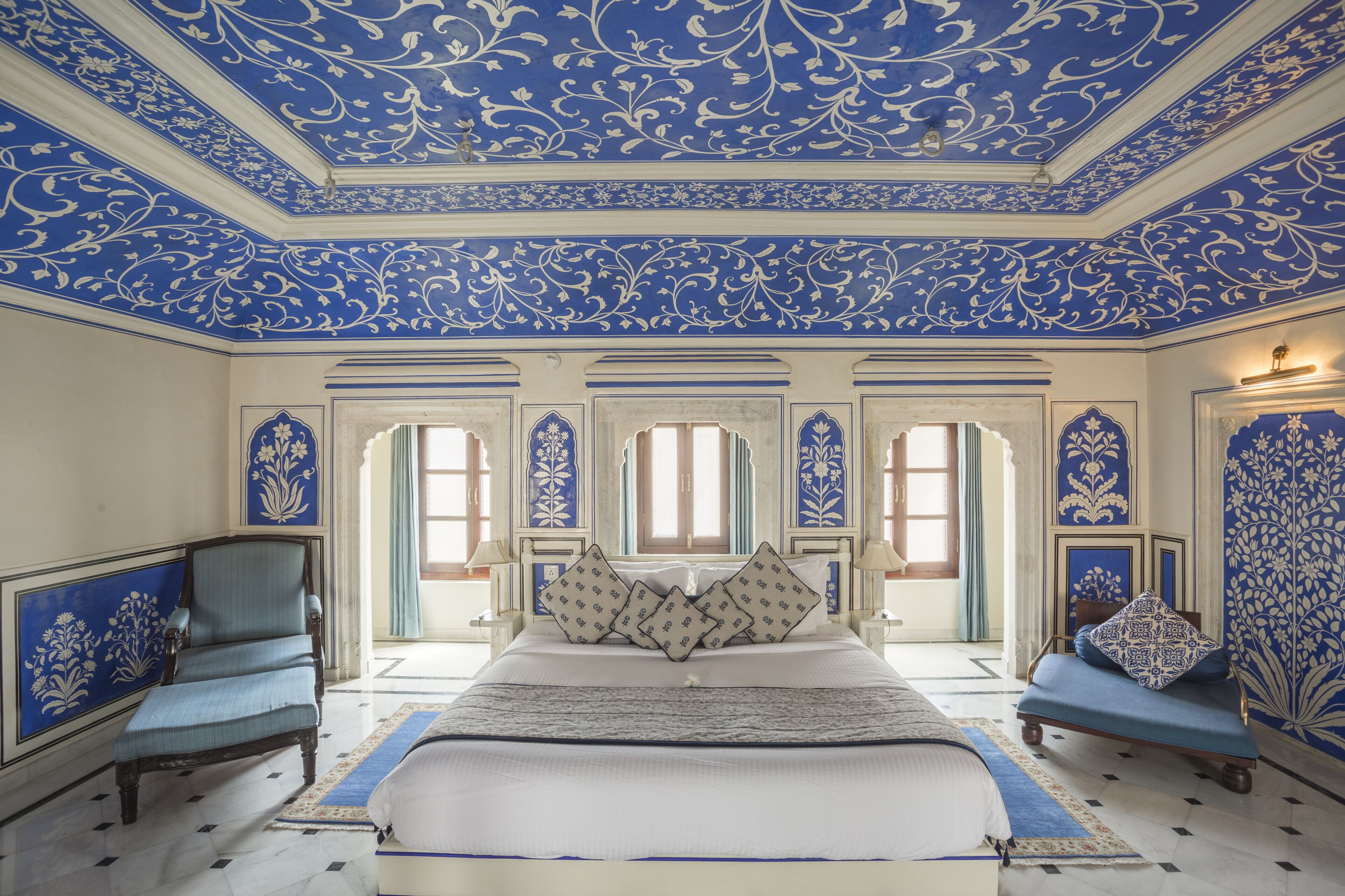 signature suite, 1 king bed | premium bedding, minibar, in-room safe, desk