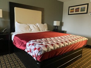Room, 1 King Bed, Non Smoking | Premium bedding, desk, free WiFi, bed sheets - Lotus Inn and Suites (Nashville)