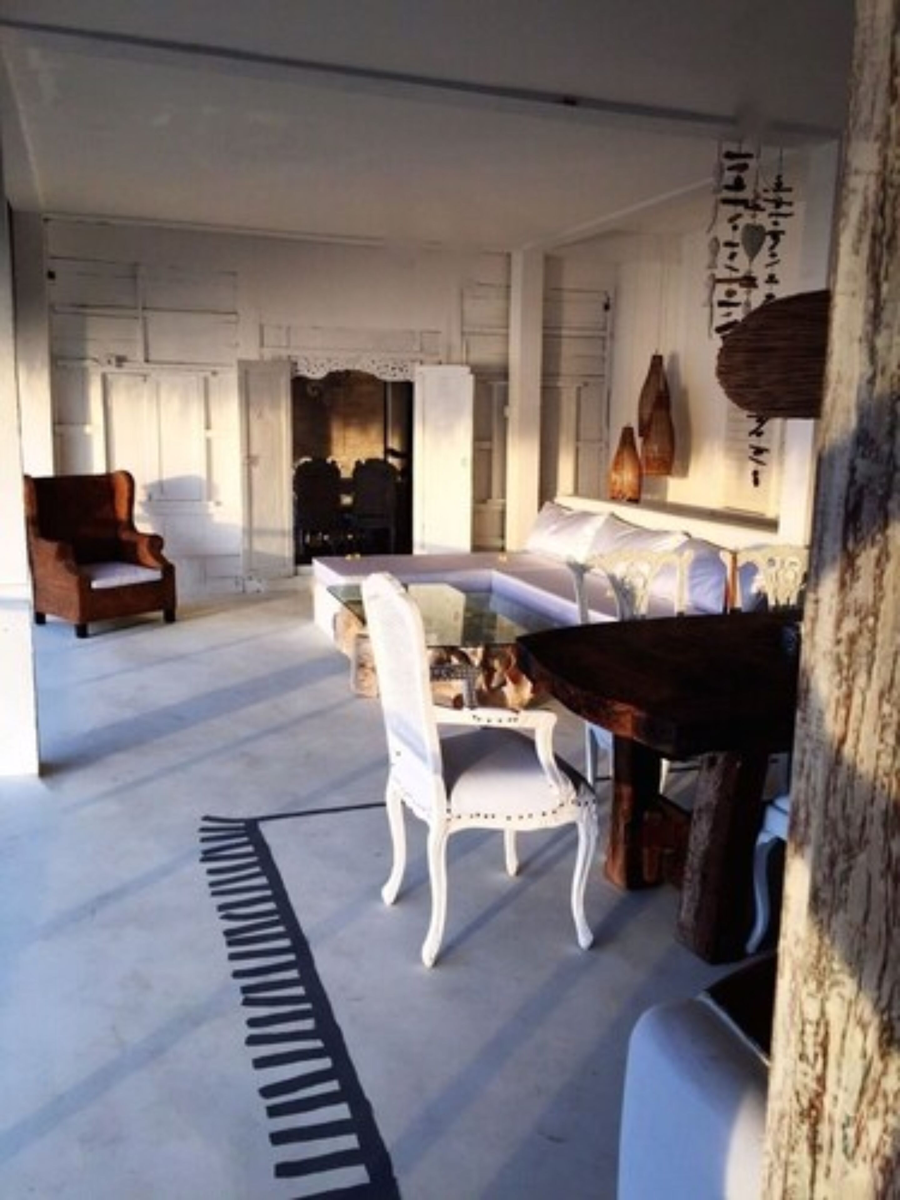 deluxe apartment, 3 bedrooms, beach view | living room | flat-screen tv