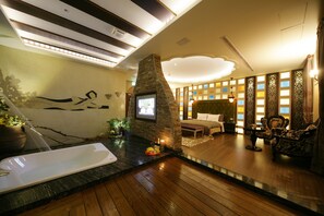 Soundproofing, free WiFi, bed sheets - Dubai Villa Motel (Taichung)