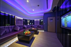 Superior Double Room(Free Karaoke 10AM-12AM) | Soundproofing, free WiFi, bed sheets