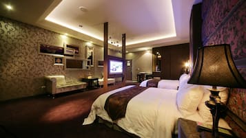 Family Quadruple Room, 1 Bedroom | Soundproofing, free WiFi, bed sheets