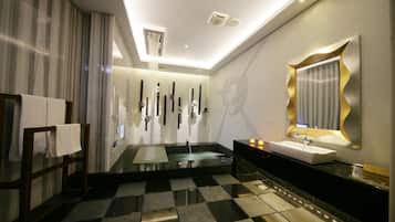 Superior Double Room(Free Karaoke 10AM-12AM)