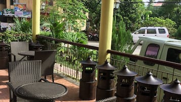 Breakfast, lunch, dinner served; Filipino cuisine