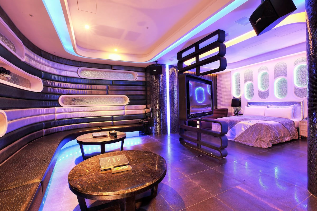 1 bedroom, premium bedding, down duvets, free minibar