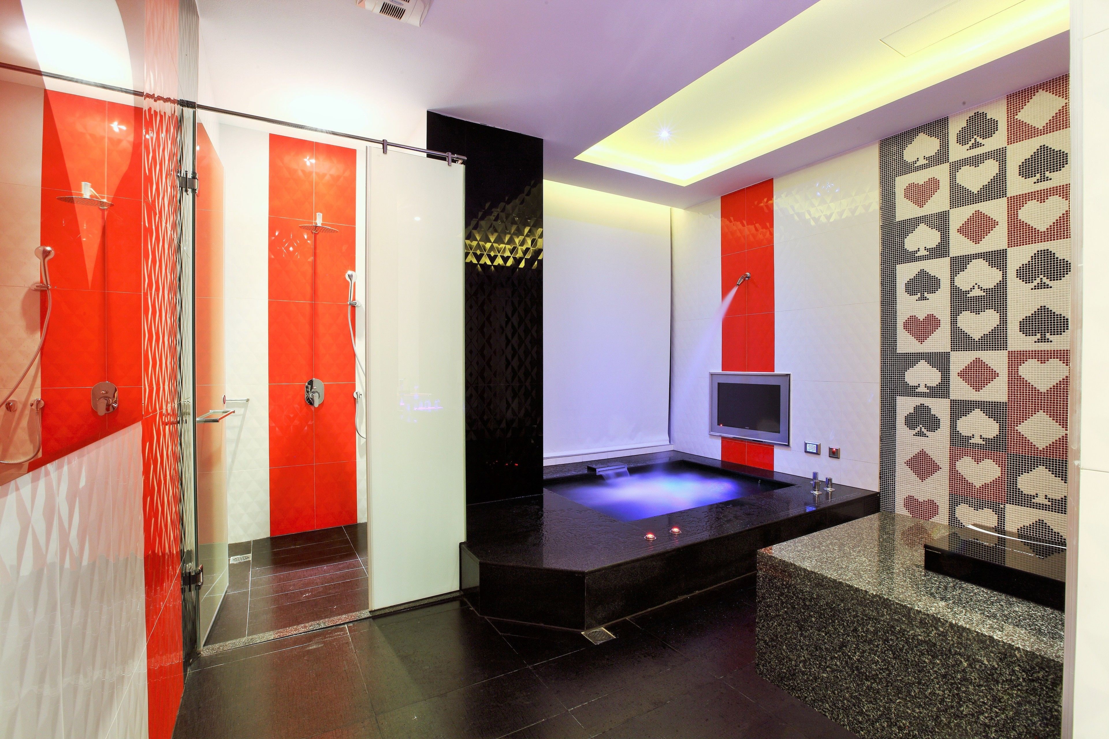 economy room, 1 double bed, jetted tub(check-in time,weekday 15:00 / weekend 18:00) | deep-soaking bathtub