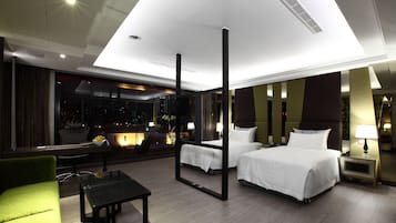 1 bedroom, premium bedding, down comforters, free minibar
