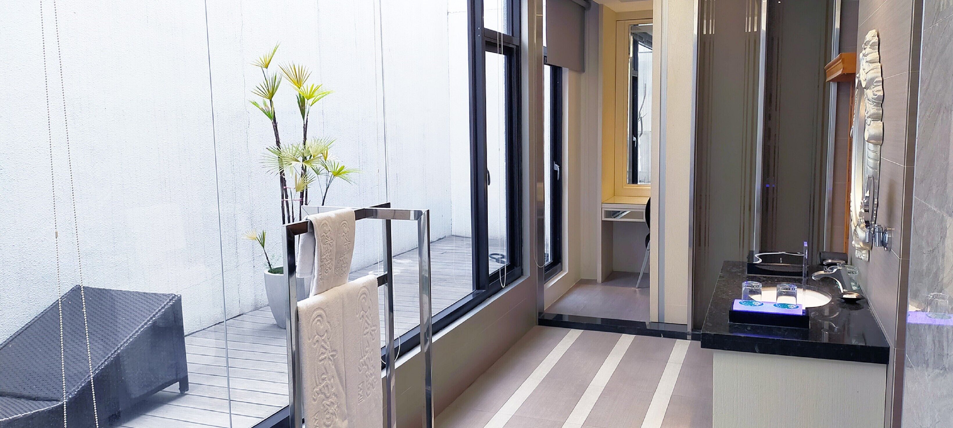 royal room, 1 bedroom, sauna, tower (check-in at 6pm) | bathroom amenities | separate bathtub and shower, deep-soaking bathtub, rainfall showerhead