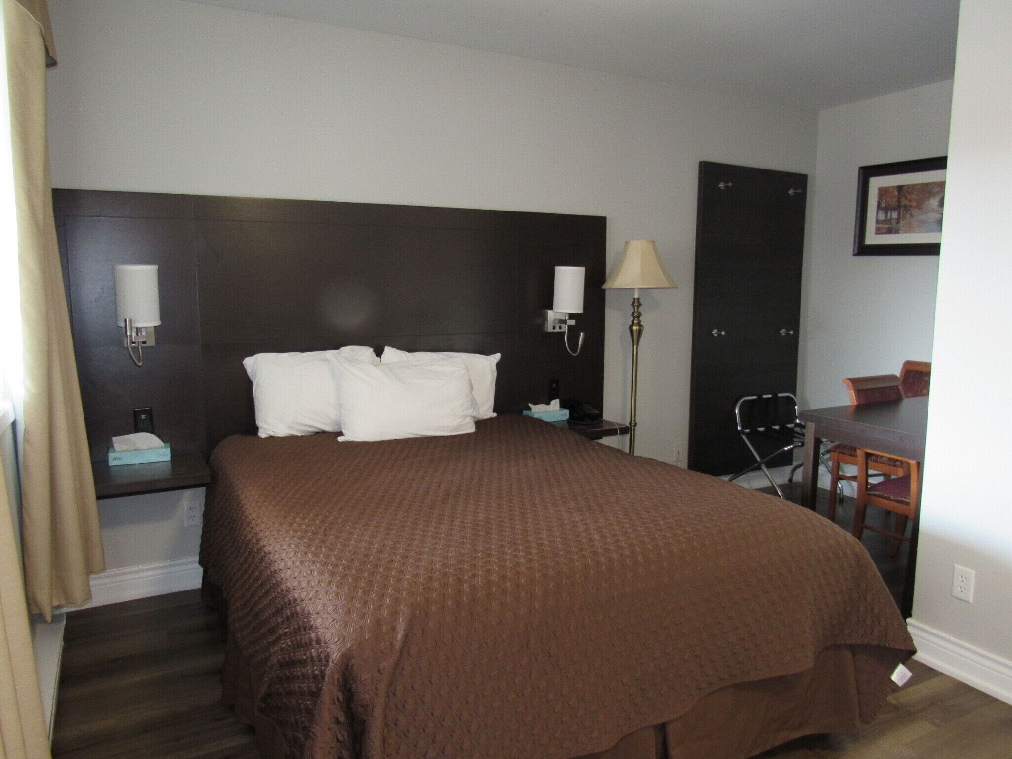 Desk, iron/ironing board, free WiFi, bed sheets