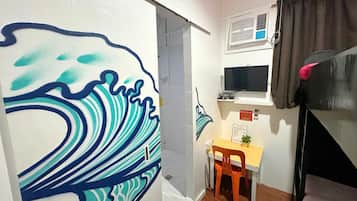 In-room safe, free WiFi, bed sheets