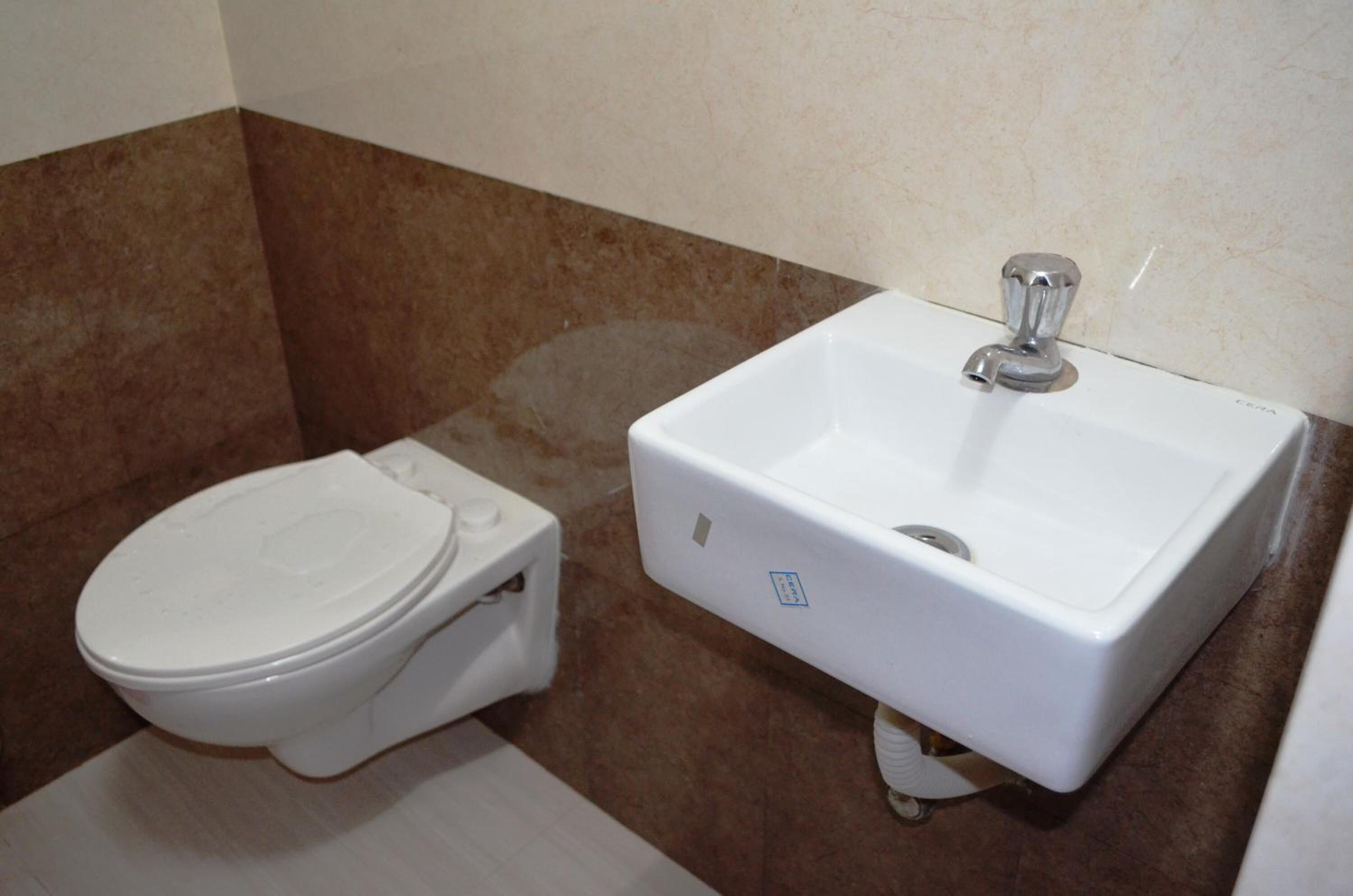 shower, free toiletries, towels