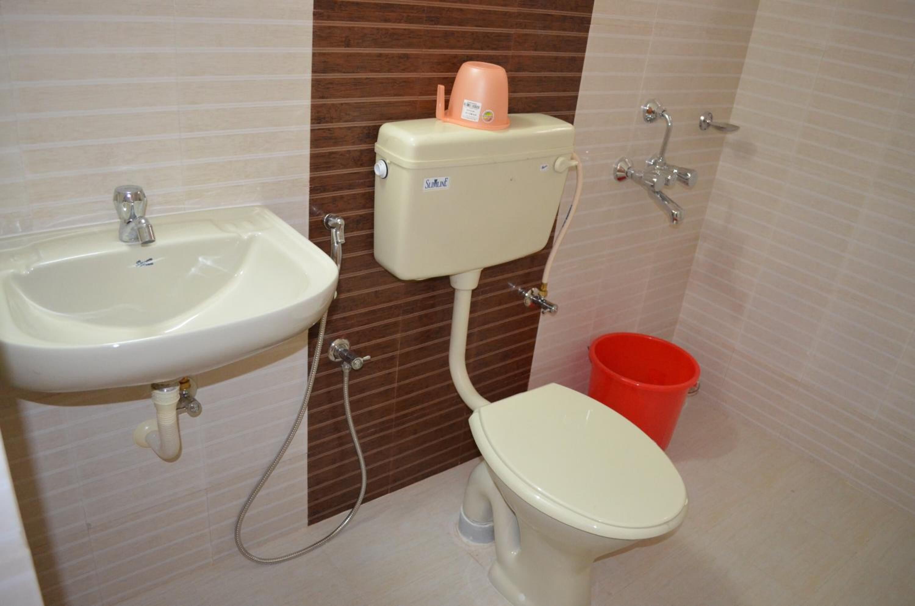 shower, free toiletries, towels