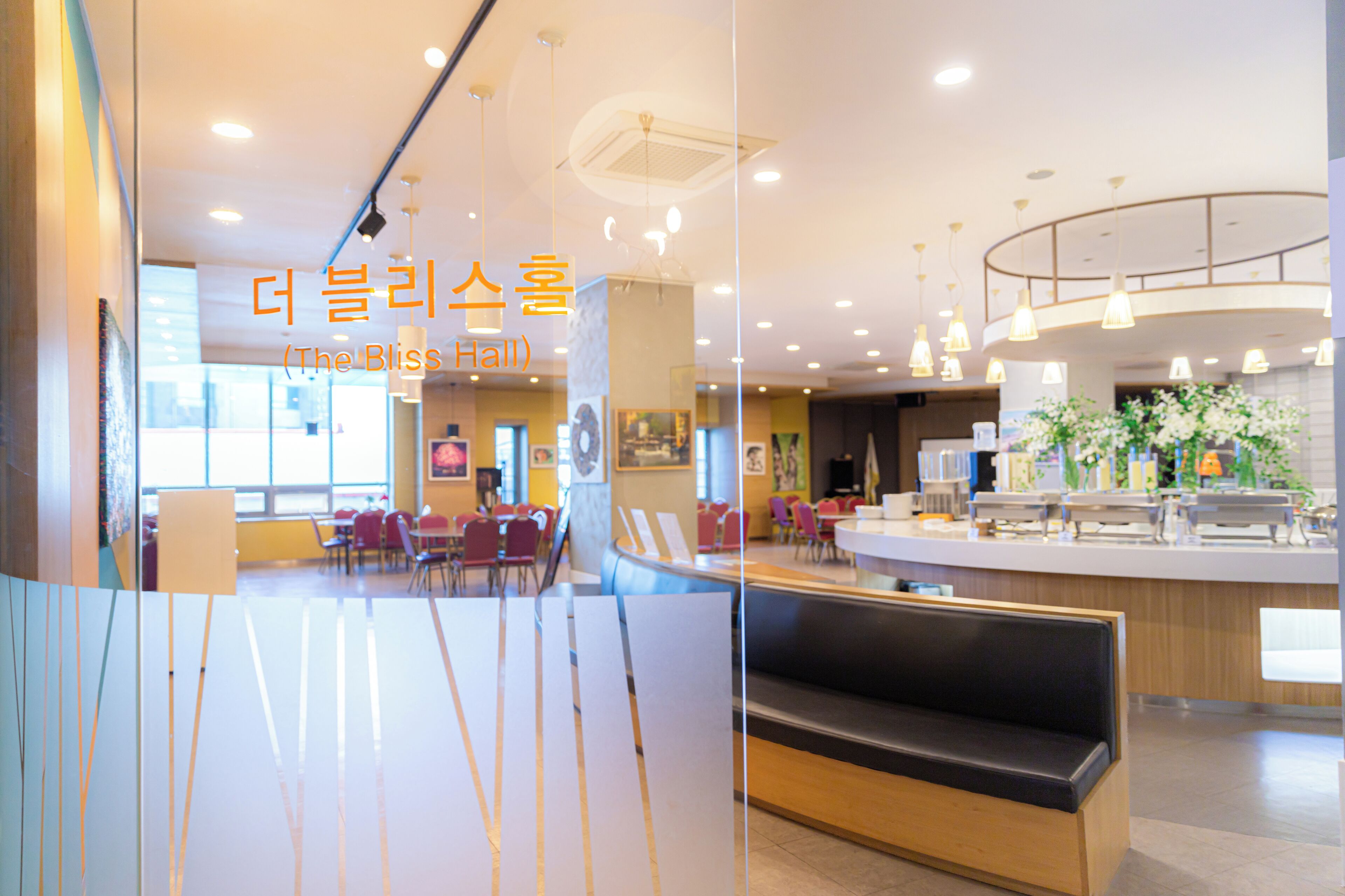 daily buffet breakfast (krw 13000 per person)