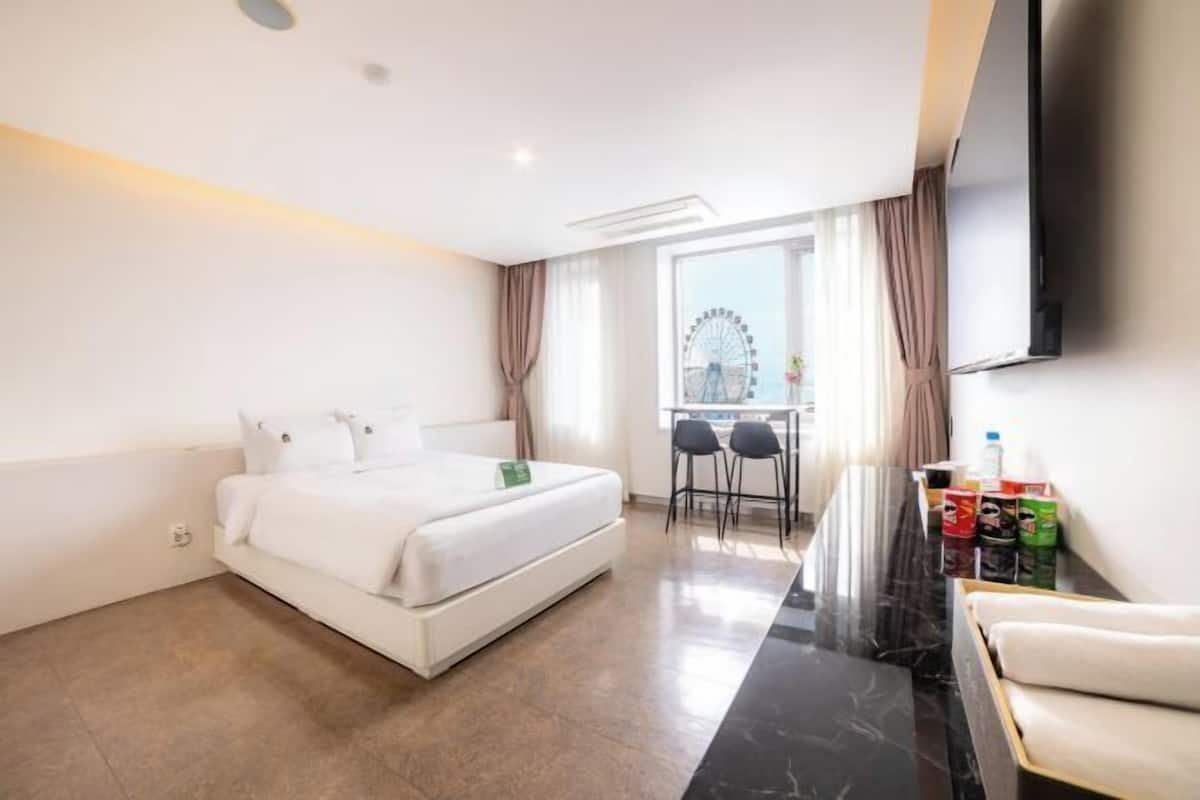 Desk, blackout curtains, free WiFi, bed sheets