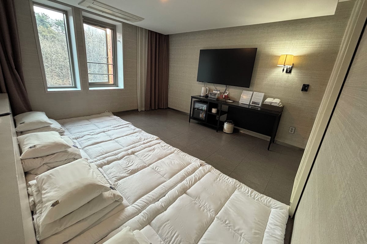 Ondol Room