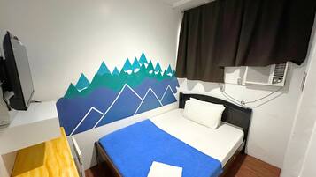 Standard Room | Escritorio, sistema de insonorización, ropa de cama