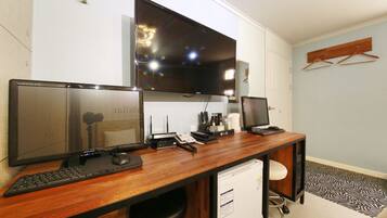 Standard Double Room | Desk, free WiFi