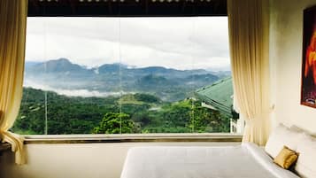Pemandangan dari bilik