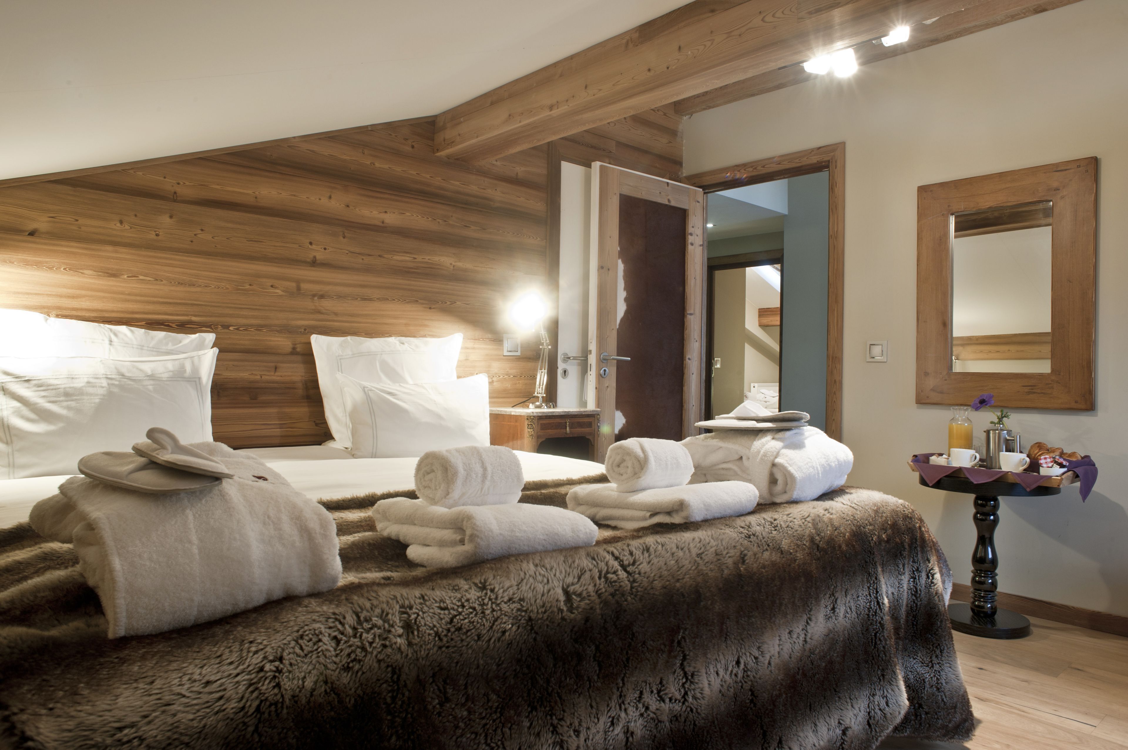 Egyptian cotton sheets, in-room safe, soundproofing