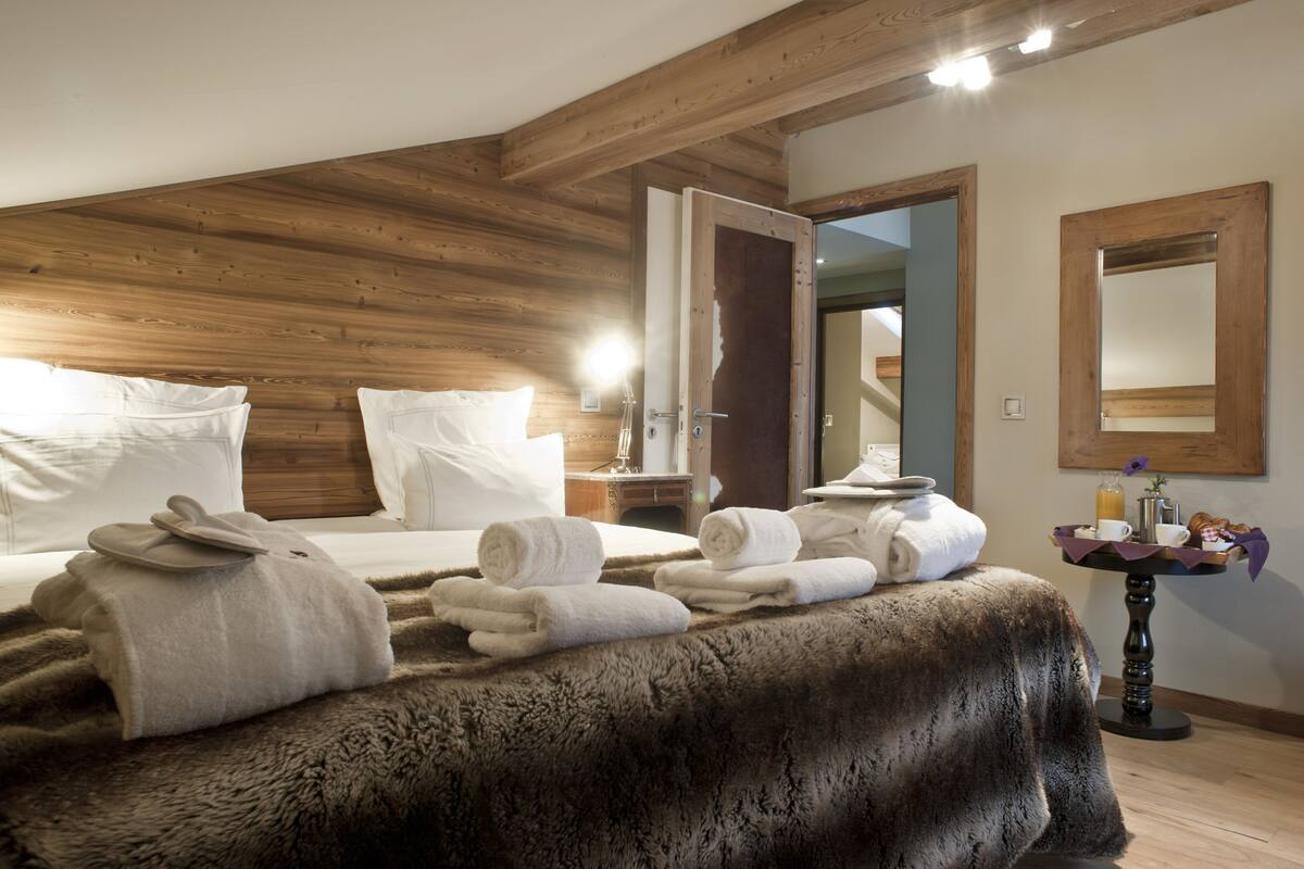 Egyptian cotton sheets, in-room safe, soundproofing