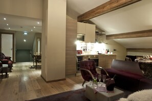 Penthouse | Living room | Flat-screen TV - Chamois d'Or Hotel & Spa (Les Gets)
