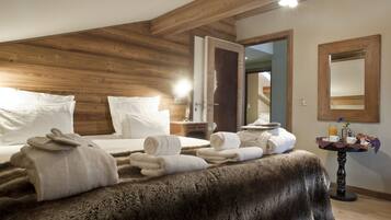 Egyptian cotton sheets, in-room safe, soundproofing