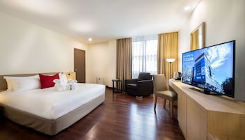 Habitación Deluxe, 1 cama de matrimonio grande | Minibar, caja fuerte, escritorio y wifi gratis