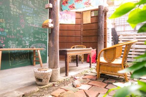 Interior - Smalleye Backpacker (Lukang)