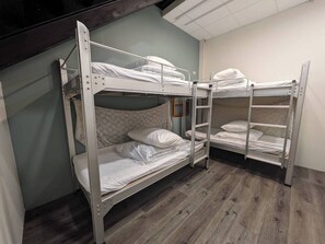 Shared Dormitory, Mixed Dorm | Free WiFi, bed sheets - Smalleye Backpacker (Lukang)