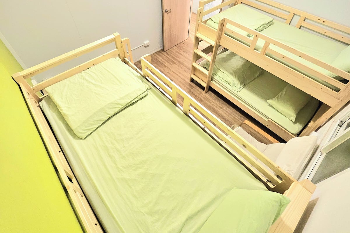 Four-person private room (females only) | Gratis wi-fi och sängkläder