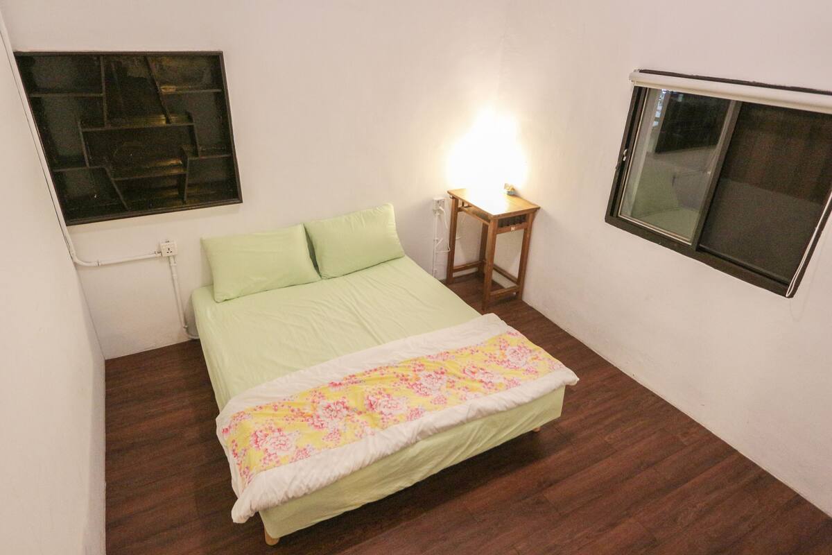 Basic Double Room, Mixed, Shared Bathroom | WiFi (free), bed sheets