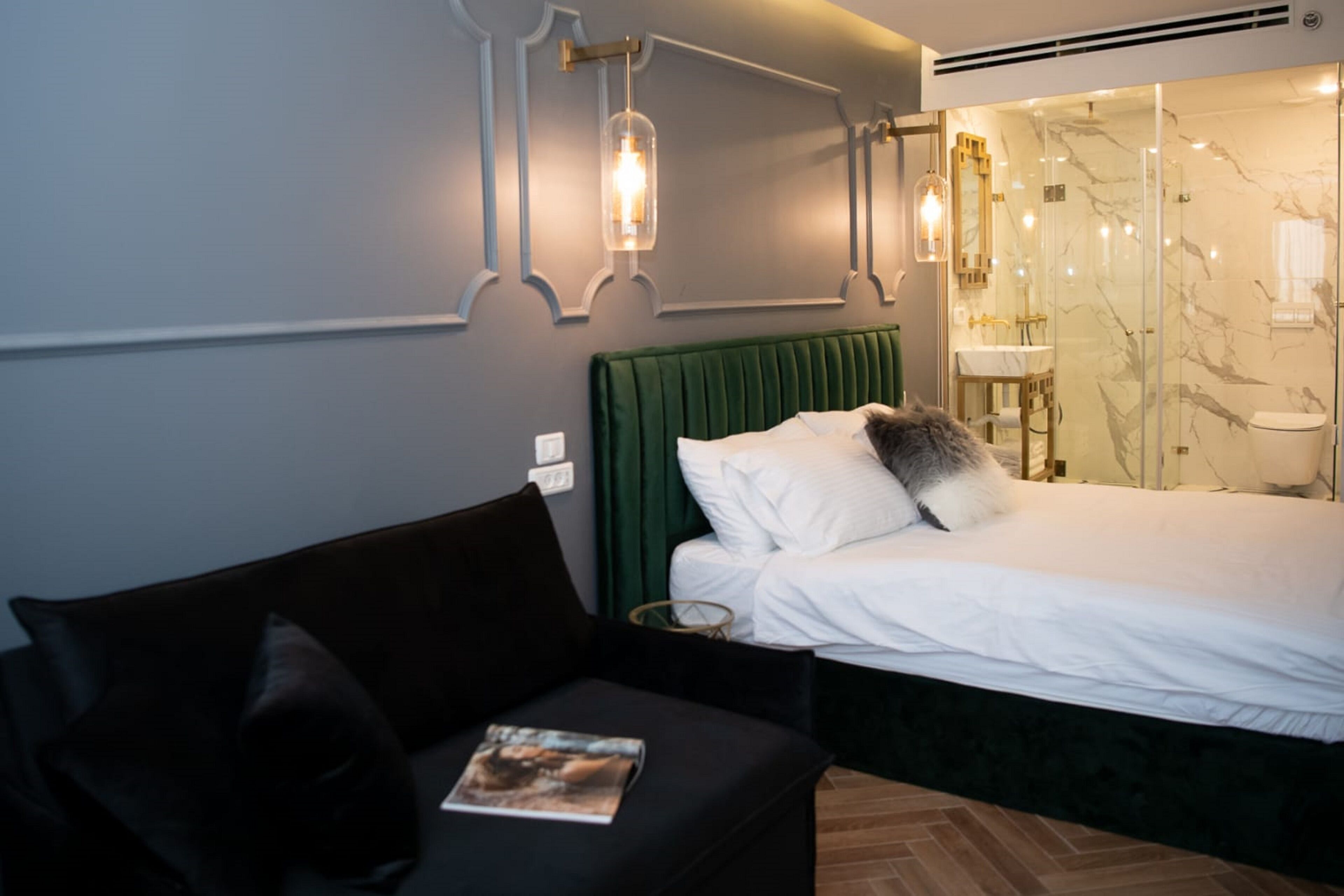 classic room, city view (18 floor) | premium bedding, in-room safe, desk, blackout curtains