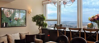 21st Floor 360 Suitop Hotel