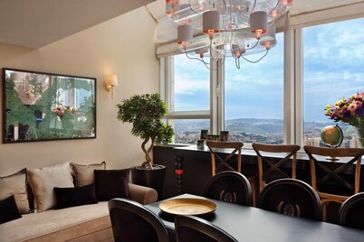 21st Floor 360 Suitop Hotel