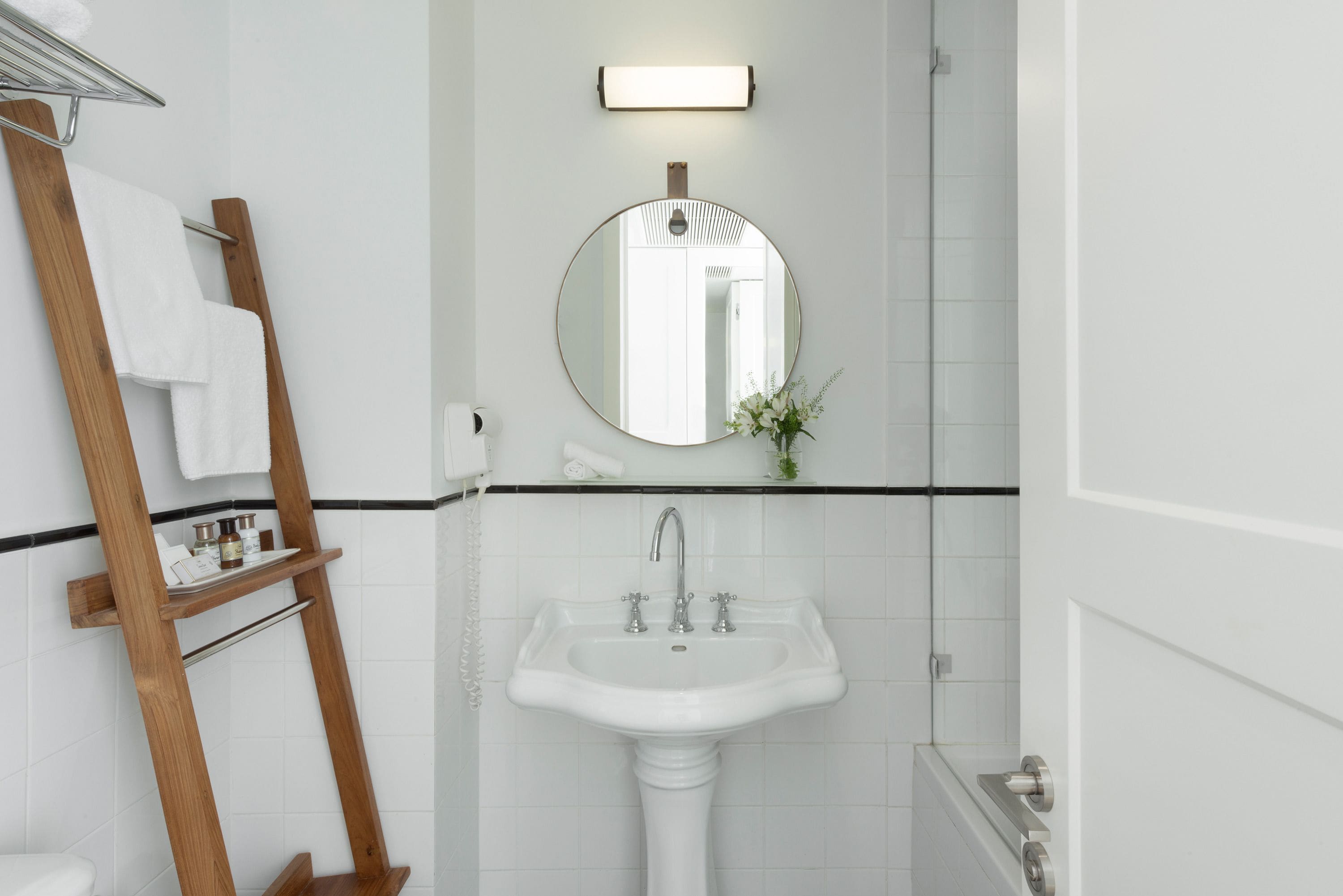 Photo - Lily & Bloom Boutique Hotel