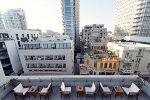 Front of property - Lily & Bloom Hotel (Tel Aviv)
