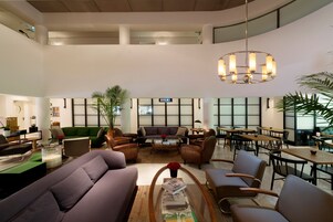 Sala de estar en el lobby