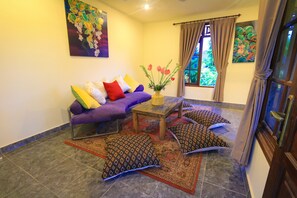 Sábanas de algodón egipcio, minibar y decoración personalizada 