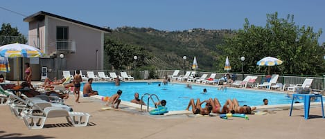 Seasonal outdoor pool