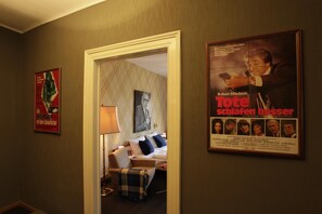 Hypo-allergenic bedding, free WiFi, bed sheets - Eifel Krimihotel (Hillesheim)